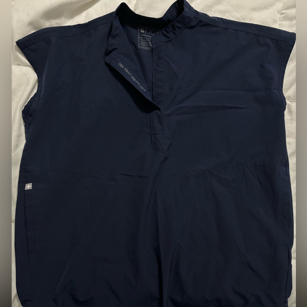 FIGS Navy Rafaela FREEX Oversized scrub top